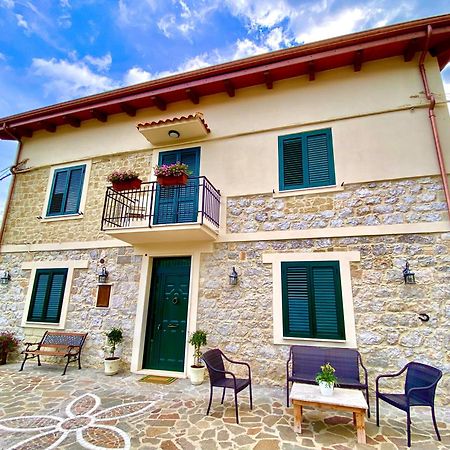 La Casa Di Nonna Tella Acomodação com café da manhã Lenola Exterior foto